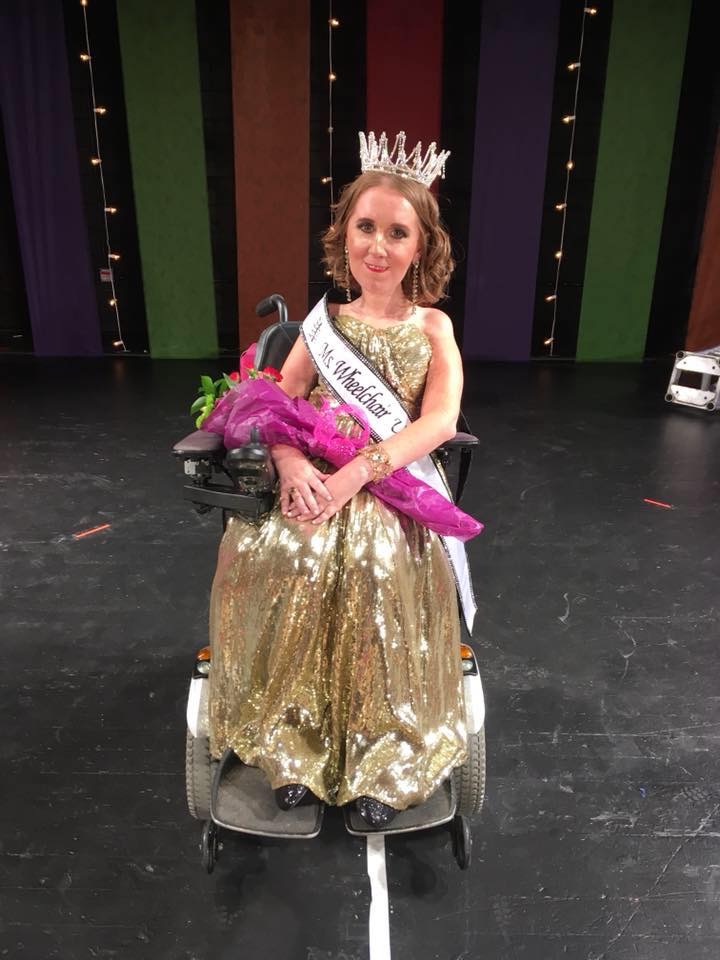 Heather Tomko being crowned Ms. Wheelchair USA